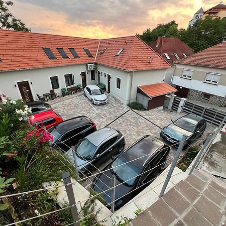 Monbuhim Twin Apartment เวสเปรม ภายนอก รูปภาพ