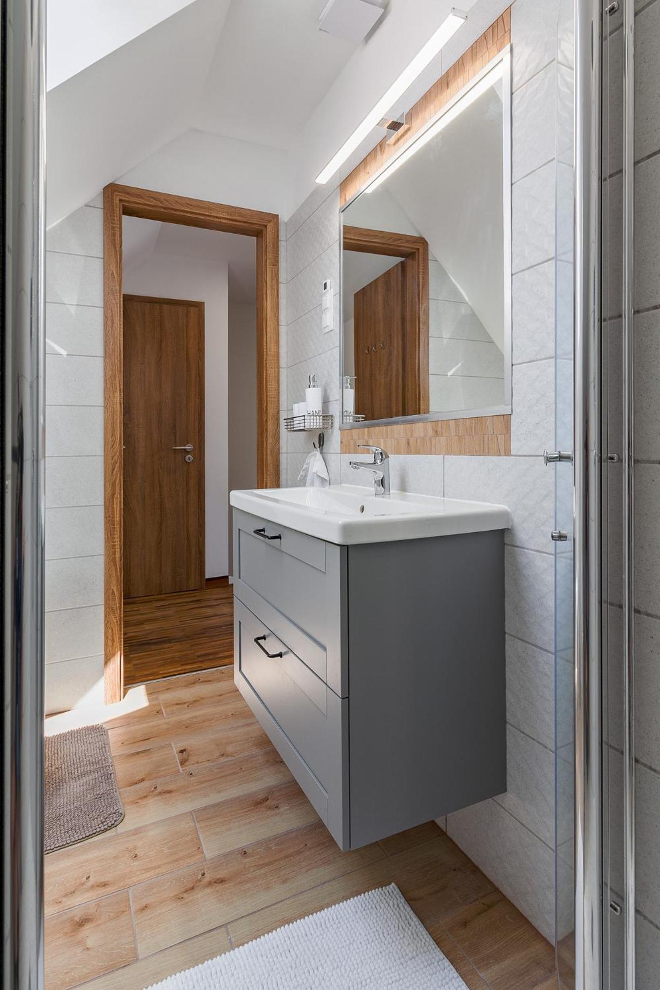 Monbuhim Twin Apartment เวสเปรม ภายนอก รูปภาพ