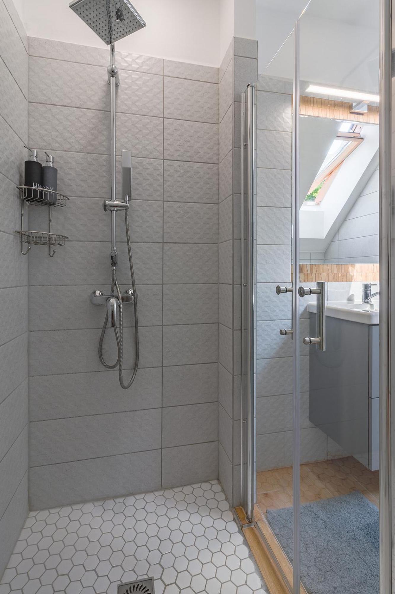 Monbuhim Twin Apartment เวสเปรม ภายนอก รูปภาพ